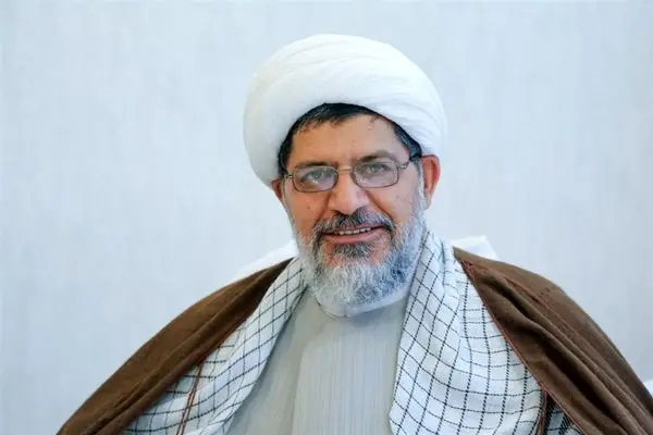 انسانِ شهادت طلب، هرگز میدان را برای دشمن خالی نمی‌کند