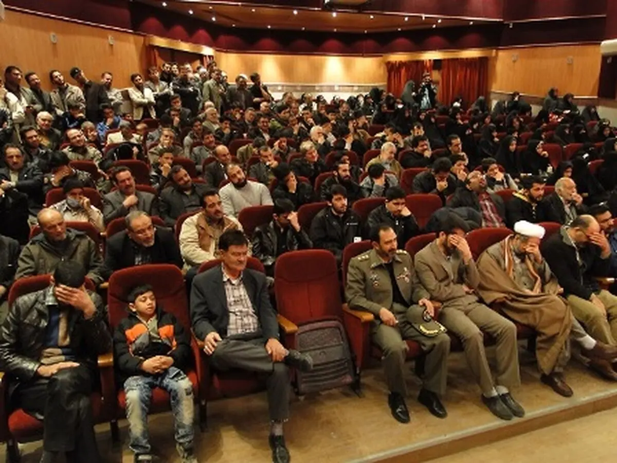 تجلیل از مادران شهید مفقود الاثر و خادمان شهدای کاشانی 