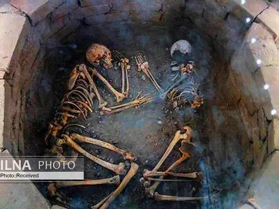 بررسی ﮔﻮرﺳﺘﺎنی باستانی که ﻣﺤﻞ ﻧﺸﺎن دادن ﺗﻔﺎﺧﺮات اﺟﺘﻤﺎﻋﯽ و ﭼﺸﻢوﻫﻢﭼﺸﻤﯽ است