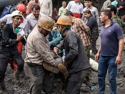 تمام خانواده‌های جانباختگان معدن طبس خانه‌های خود را تحویل گرفتند