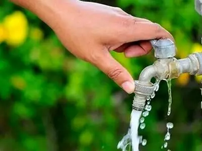 آبرسانی به جزیره قشم بدون مشکل در حال انجام است/ مردم به شایعات توجه نکنند