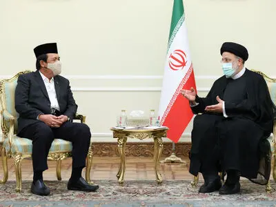 رئیسي: لتطویر التعاون فی مختلف المجالات مع اندونیسیا 