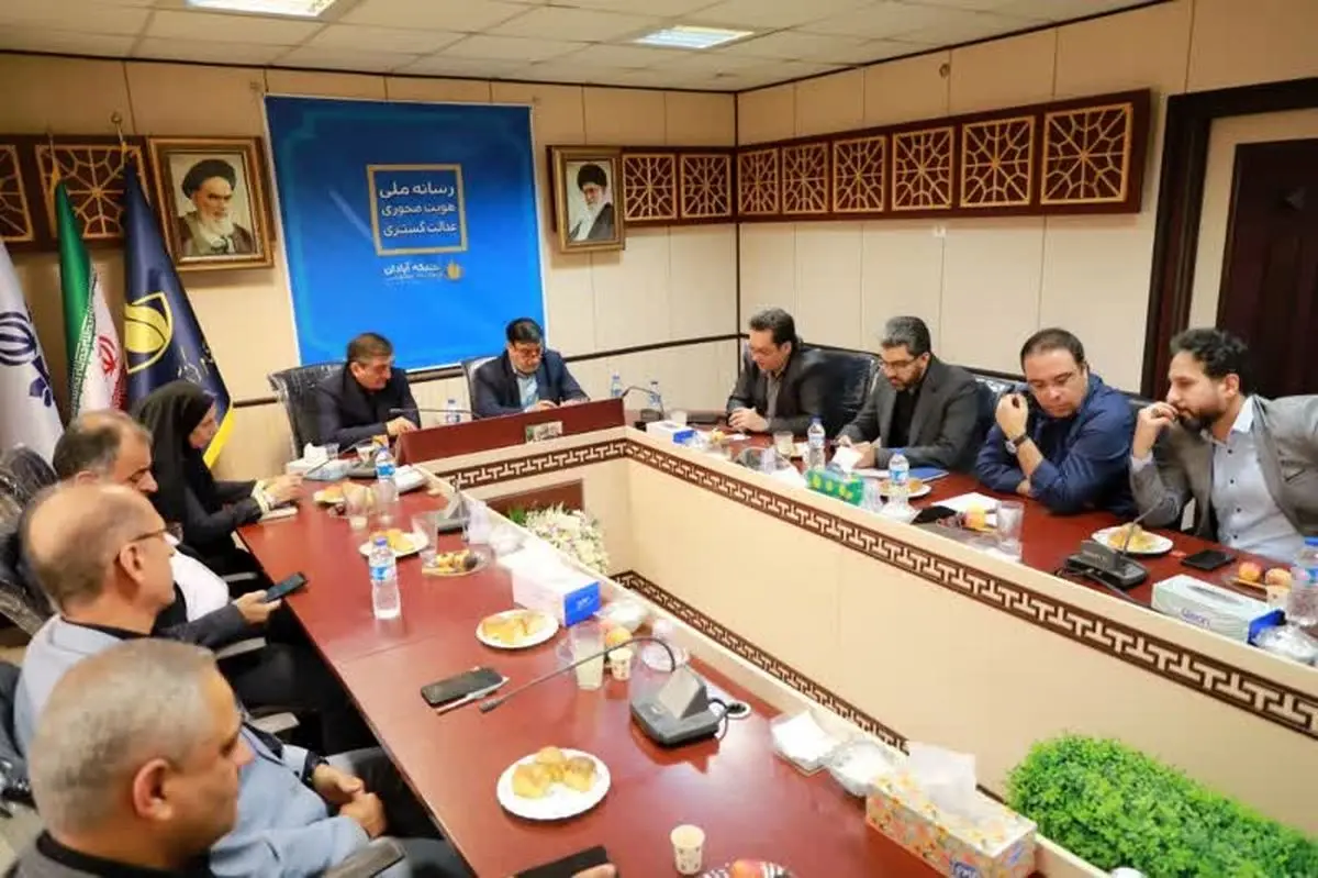 خانزادی: ما را نقد کنید؛ رضایی: رسانه باید گرهی از کار مردم باز کند