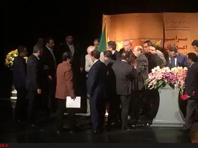رئیس اتاق بازرگانی تهران در حین سخنرانی بیهوش شد