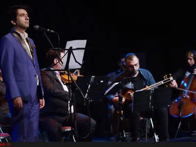 اجرای کم فروغ آثار مجید وفادار توسط ارکستر "نیایش"