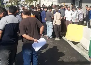 کارگران شرکتی شهرداری ایلام در انتظار پرداخت مستقیم حقوق/ عمری منتظر ساماندهی ماندیم