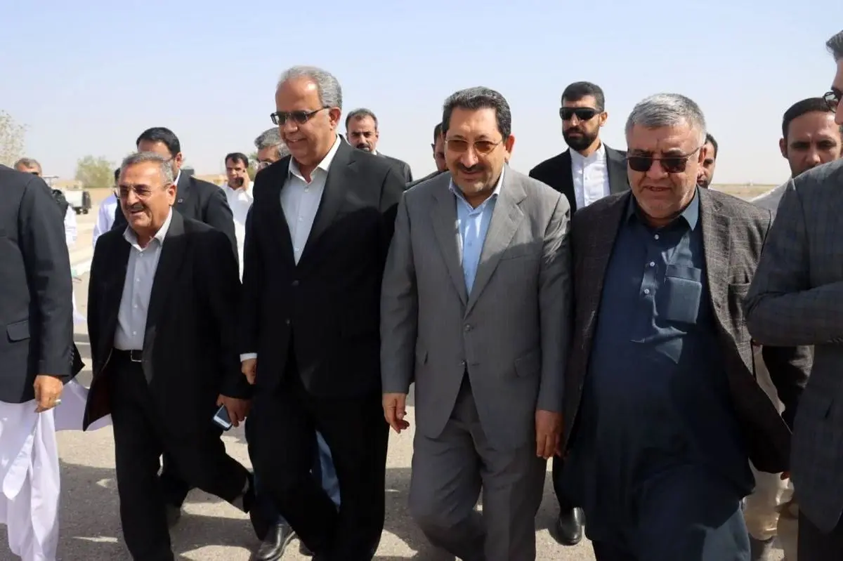 وزیر صنعت، معدن و تجارت وارد ایرانشهر شد