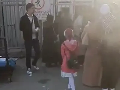 ویدیویی از بازگشت آوارگان سوری از ترکیه به کشورشان/اینجا گذرگاه مرزی ترکیه و سوریه است