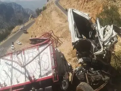 ۴ کشته و مصدوم براثر واژگونی خودرو در گردنه چری