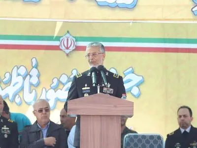 امیر دریادار سیاری: دشمن با جنگ رسانه‌ای به‌دنبال تأثیرگذاری بر ذهن جوانان است