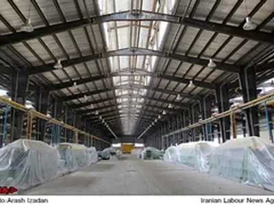 کارخانه‌ای که در تعطیلی خاک می‌خورد