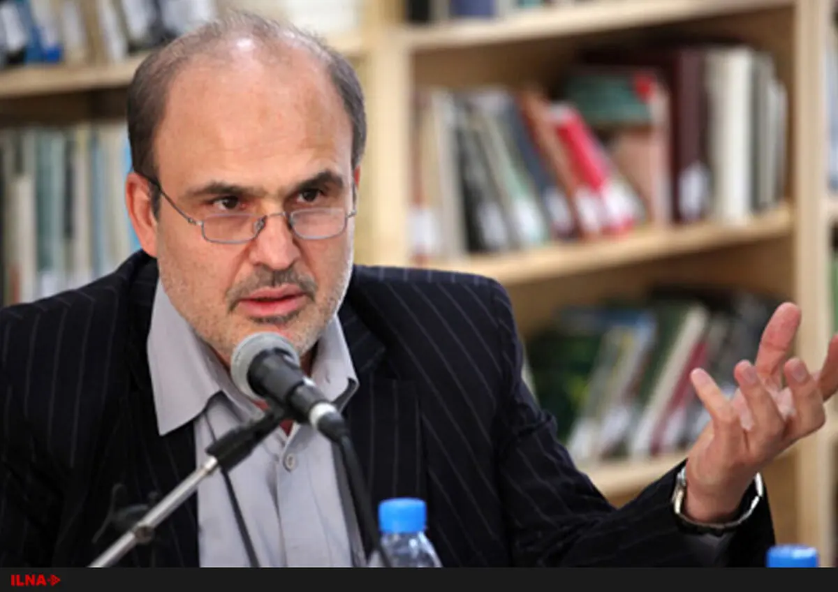 اصولگرایان برای خروج از سرگردانی ناچار به حمایت از رئیسی بودند/ روحانی از تخریب نمی‌ترسد