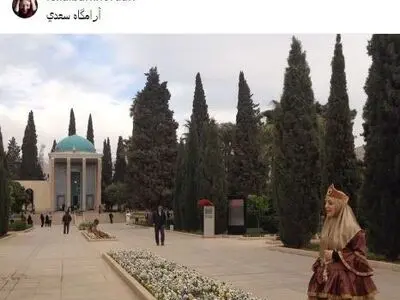 خانم بازیگر با لباس محلی در آرامگاه سعدی(عکس)