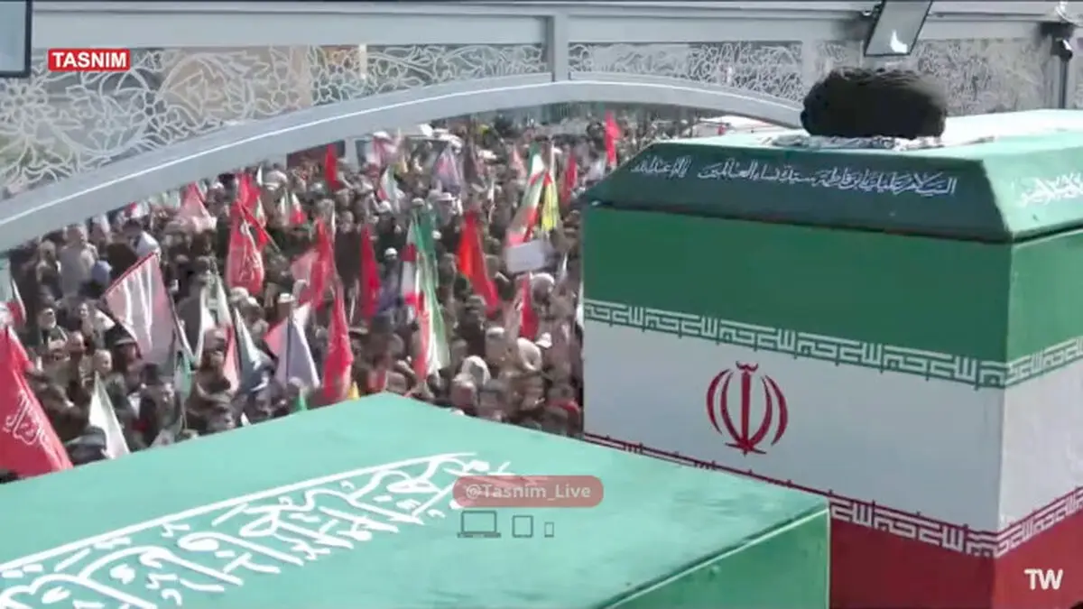 قابی از پیکر مطهر رهبر شهید انقلاب + فیلم