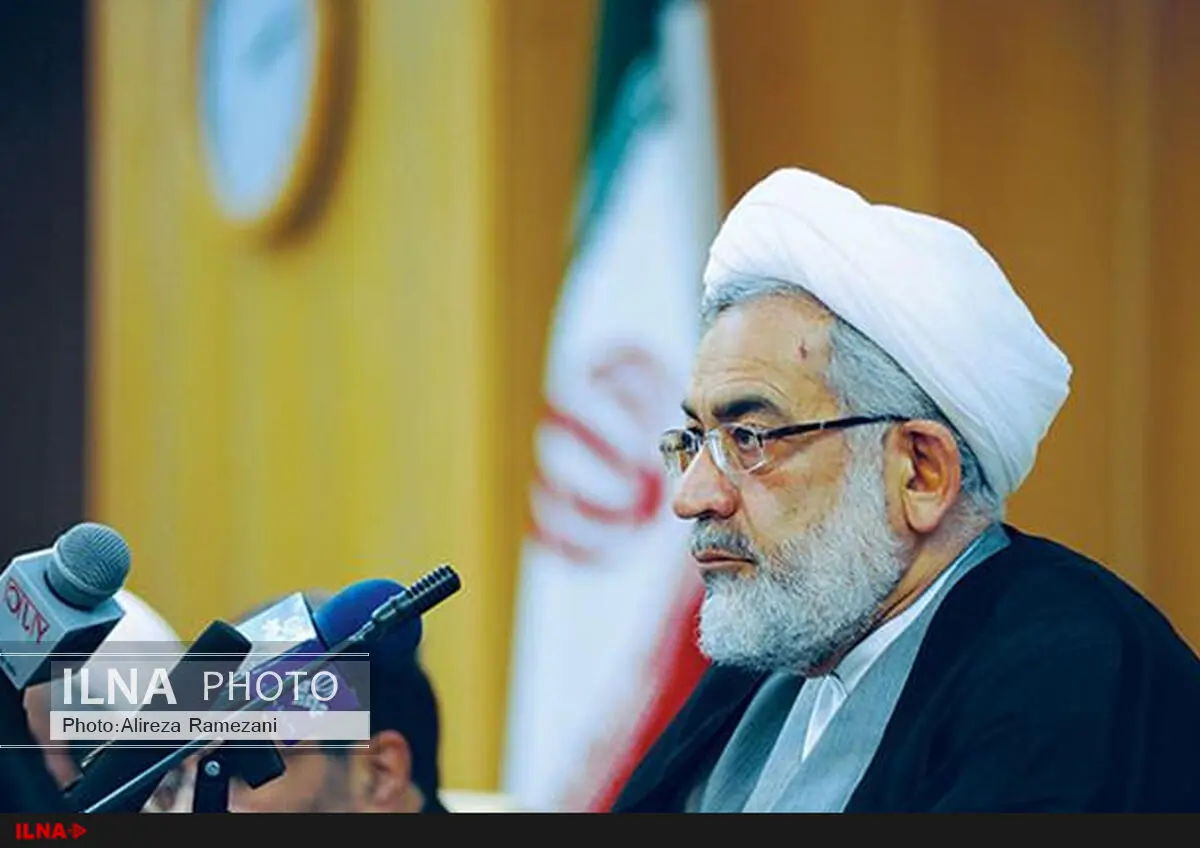 لیستی از مدیران در رابطه با فیش‌های حقوقی در دست بررسی است