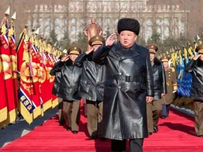 بازدید کیم جونگ اون از وزارت دفاع کره ‌شمالی