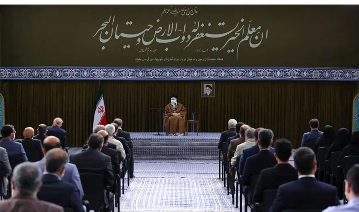 قائد الثورة : 12 عاما من التعلیم للتلامذة اکبر فرصة لمأسسة اهداف الثورة 