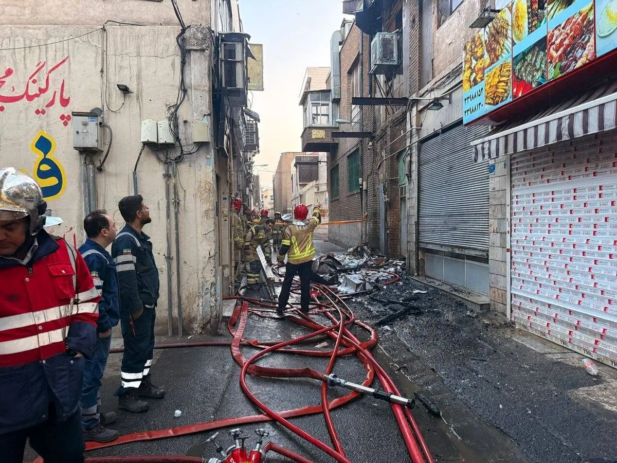 آتش سوزی در منزل مسکونی؛ ۱۰ نفر مصدوم شدند