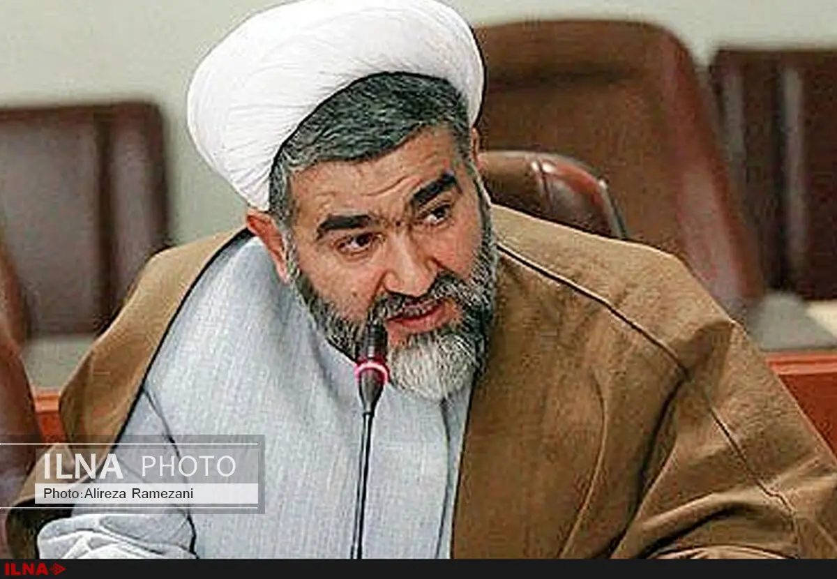 کسی منتظر آمدن احمدی‌نژاد نباشد/ همه به روحانی کمک کنند
