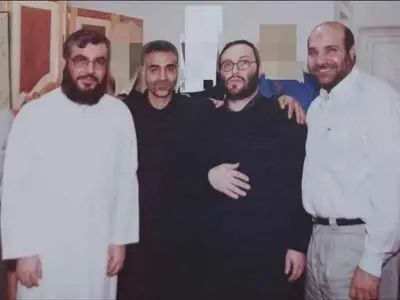 عکسی دیده نشده شهید سلیمانی و شهدای مقاومت