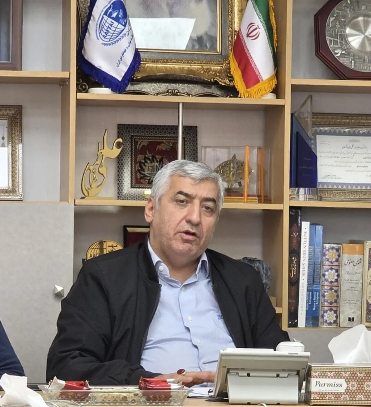 مرزهای زمینی به روی اتباع خارجی باز است 