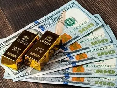 دلار بخریم یا طلا؟ برای سرمایه گذاری کدام بهتر است؟