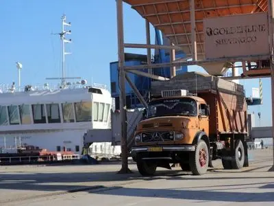 واردات بیش از ۸۴۰ هزار تن نهاده دامی از بنادر کاسپین و انزلی