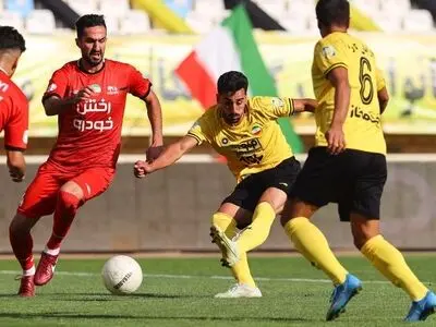 مرادی: مورایس در پلی آف لیگ سه بازی من را دید و پسندید/ تا دو ساعت قبل از بازی نمی‌دانستم فیکس هستم/ امیدوارم باز هم بتوانم برای سپاهان گل بزنم