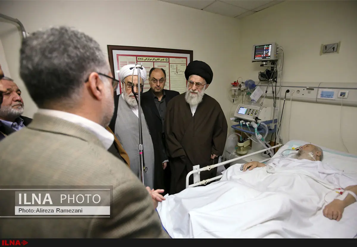 رهبر انقلاب از آیت‌الله موسوی اردبیلی عیادت کردند