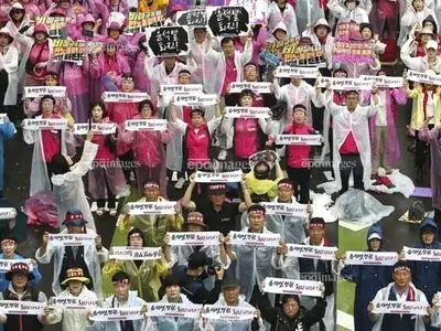 اتحادیه‌های کارگری کره جنوبی خواستار برکناری رئیس‌جمهور شدند