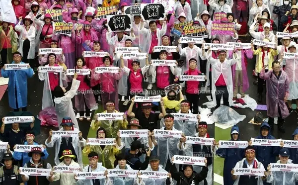 اتحادیه‌های کارگری کره جنوبی خواستار برکناری رئیس‌جمهور شدند
