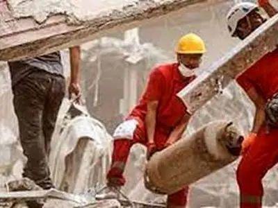 متروپل آبادان دوباره فروریخت/ احتمال محبوس شدن یک یا چند کارگر در زیر آوار