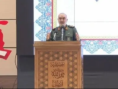 روایت سردار سلامی از دستور ویژه رهبری/چرا رهبر انقلاب سردار شیرازی را پس از نماز صبح احضار کرده بودند؟
