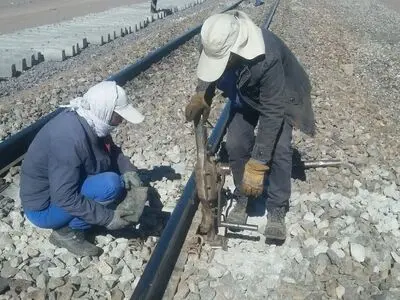 درخواست کارگران ابنیه فنی شمال غرب از مدیرعامل راه‌آهن/ پیگیر مطالبات عقب‌افتاده ما باشید