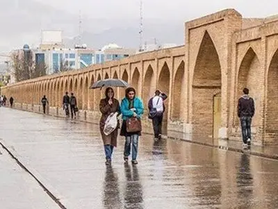 نصف جهان نفس کشید