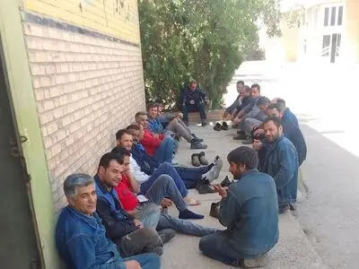 اعتراض کارگران سیستم‌های صنعتی تاکستان به ادامه‌ی معوقات