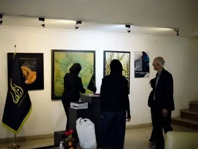 هنرمند باید آیینه الهی باشد و نور را از فیلتر وجودی‌اش عبور دهد