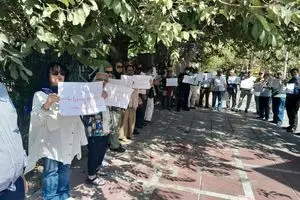 اعتراض بازنشستگان صداوسیما به وضعیت معیشت و درمان