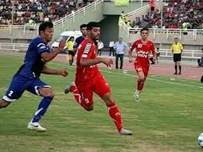 ادامه صدرنشینی پرسپولیس با وجود تساوی در اهواز/  برانکو بالاخره به رضاییان بازی داد