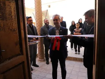 نقاشی کودکان مظلوم میناب بر روی اسناد سازمان ملل متحد