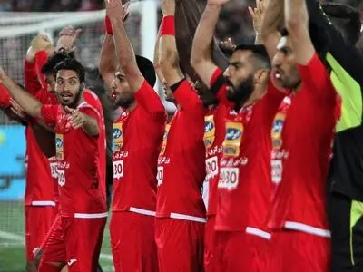 هدیه جالب هواداران به شاگردان برانکو برای شکست استقلال (عکس)