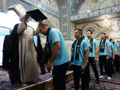 بدرقه کاروان پارالمپیکی ایران در حرم مطهر رضوی 