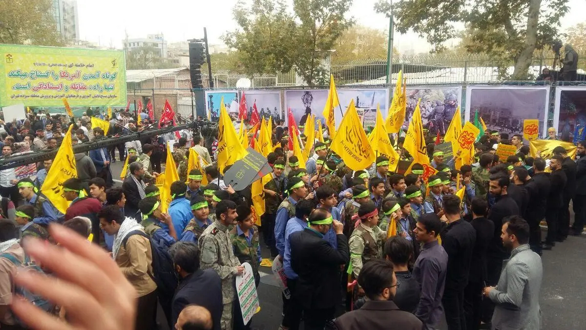 حضور پرشور دانش‌آموزان و دانشجویان در راهپیمایی ۱۳ آبان + تصاویر