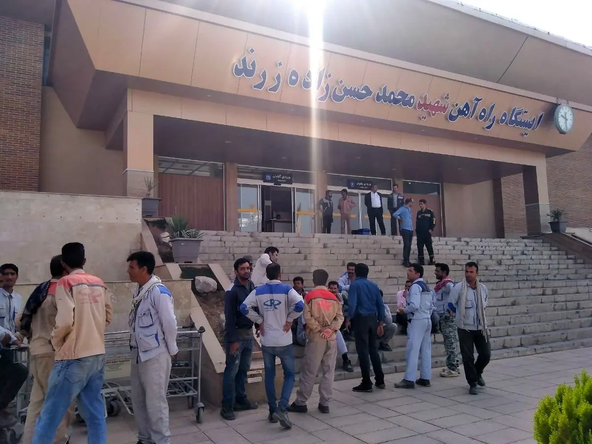 اعتراض کارگران راهآهن درود، ایستگاه سیریز زرند به عدم افزایش حقوق