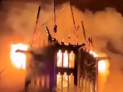 کلیسای ۱۵۰ ساله آمستردام طعمه حریق شد + فیلم