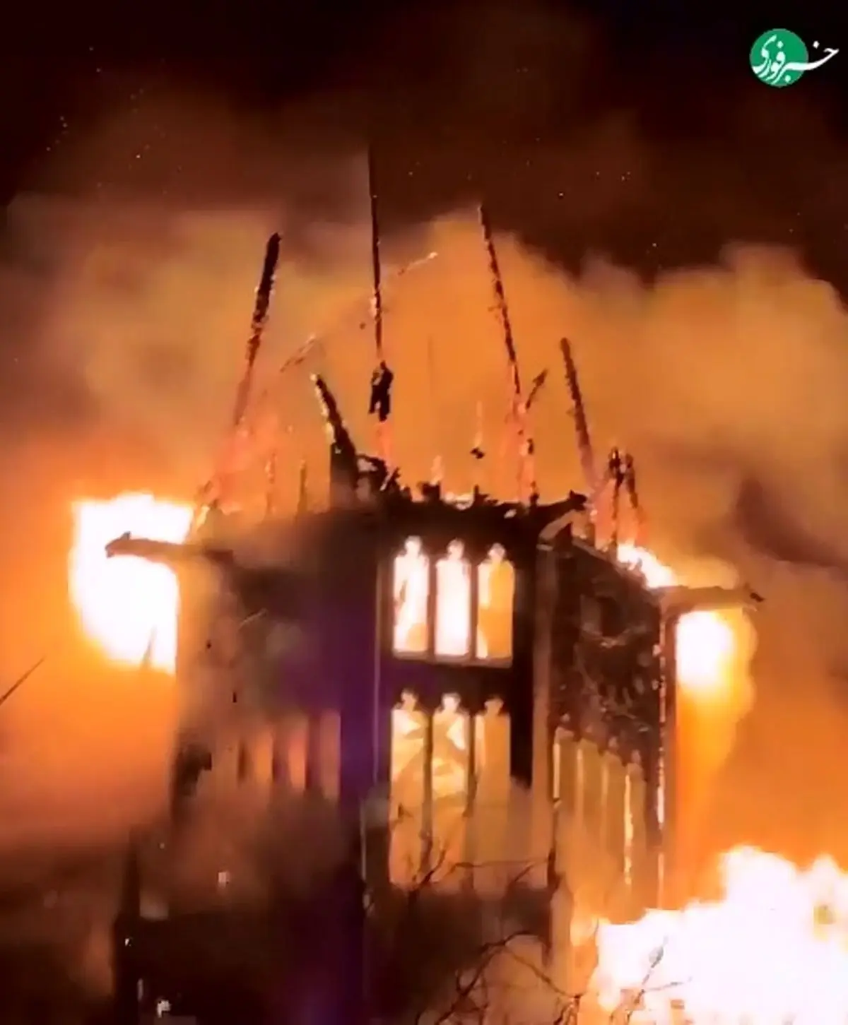 کلیسای ۱۵۰ ساله آمستردام طعمه حریق شد + فیلم