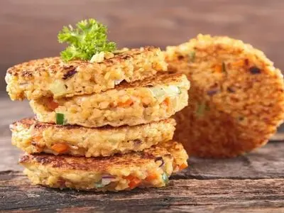 کتلت کینوا؛ غذایی سرشار از پروتئین، فیبر و مواد مغذی