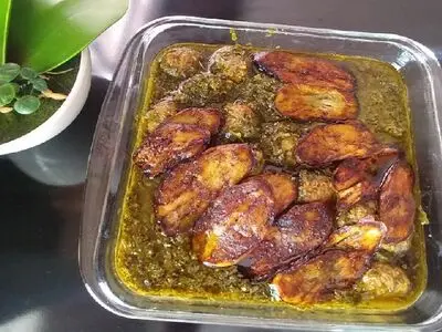 خورشت مرغ و جعفری، غذایی با طعم و عطری بینظیر