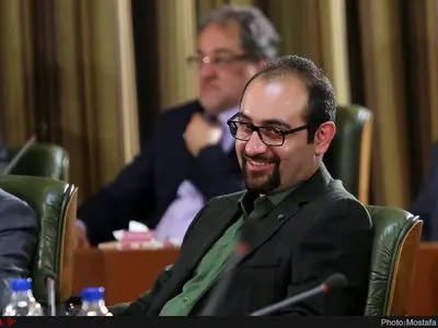 اعضای شورا نباید برای مشورت دادن به شهردار وقت بگیرند