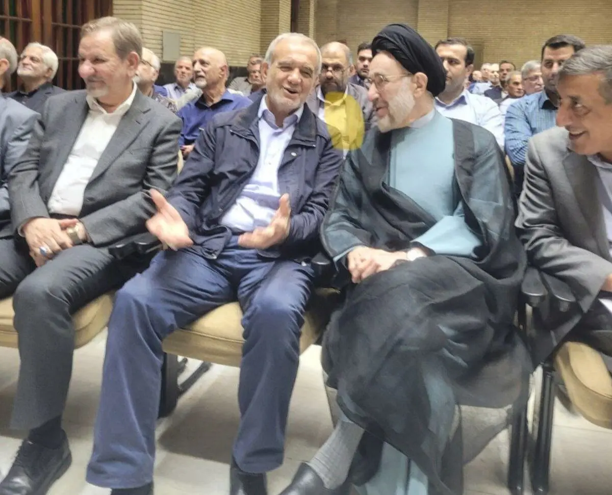 حضور سید محمد خاتمی و پزشکیان در مراسم ختم مرحوم میلی منفرد